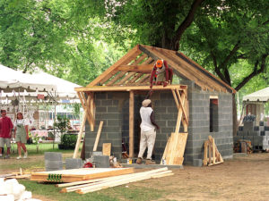 A house is built in the Bermuda Connections program at the 2001 Smithsonian Folklife Festival on the National Mall. (Shayna Rosenthal/Smithsonian)