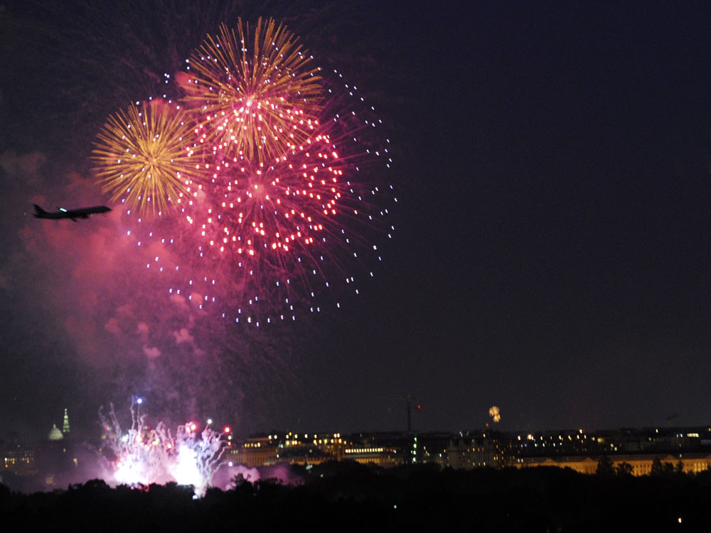 Fireworks light the Washington, D.C. skyline, July 4th, 2013, in honor of America’s Independence Day. (U.S. Air Force photo/Airman 1st Class Nesha Humes)