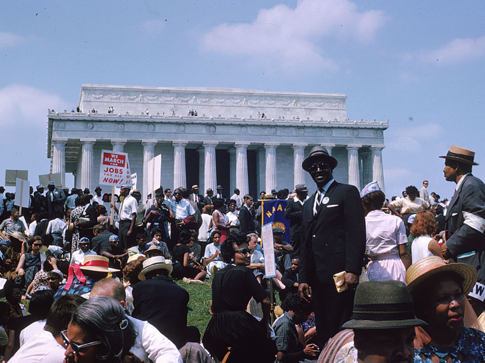 Crowd gathered at the Lincoln Memorial during the 1963 March on Washington (Library of Congress)